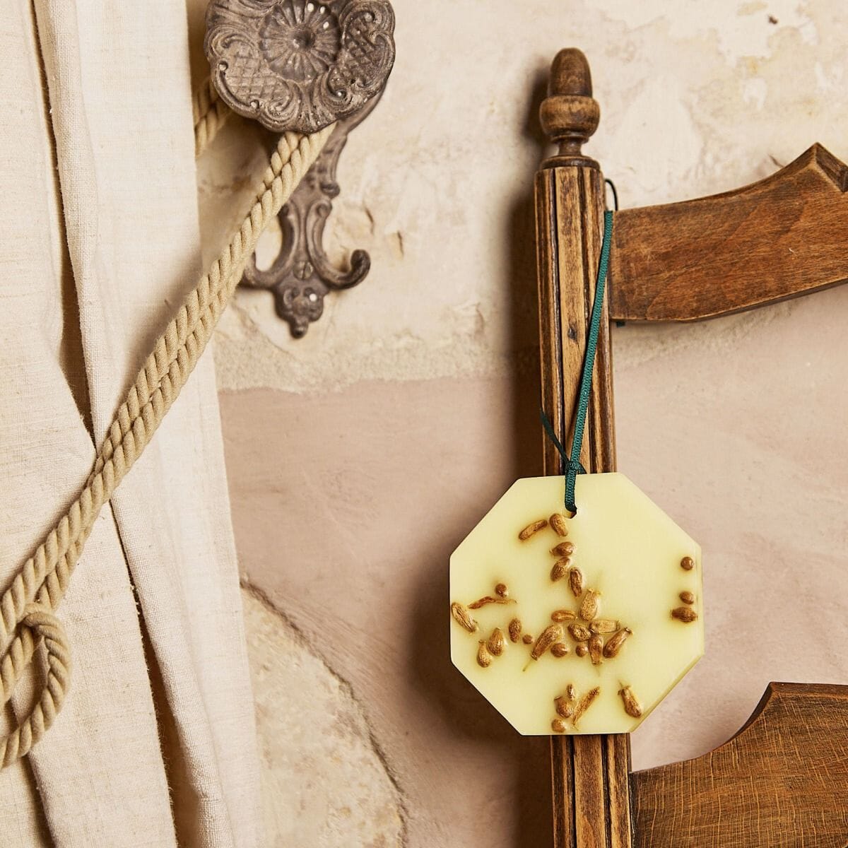 Carrière Frères Orange Blossom Scented Palet Scented Candle Carrière Frères