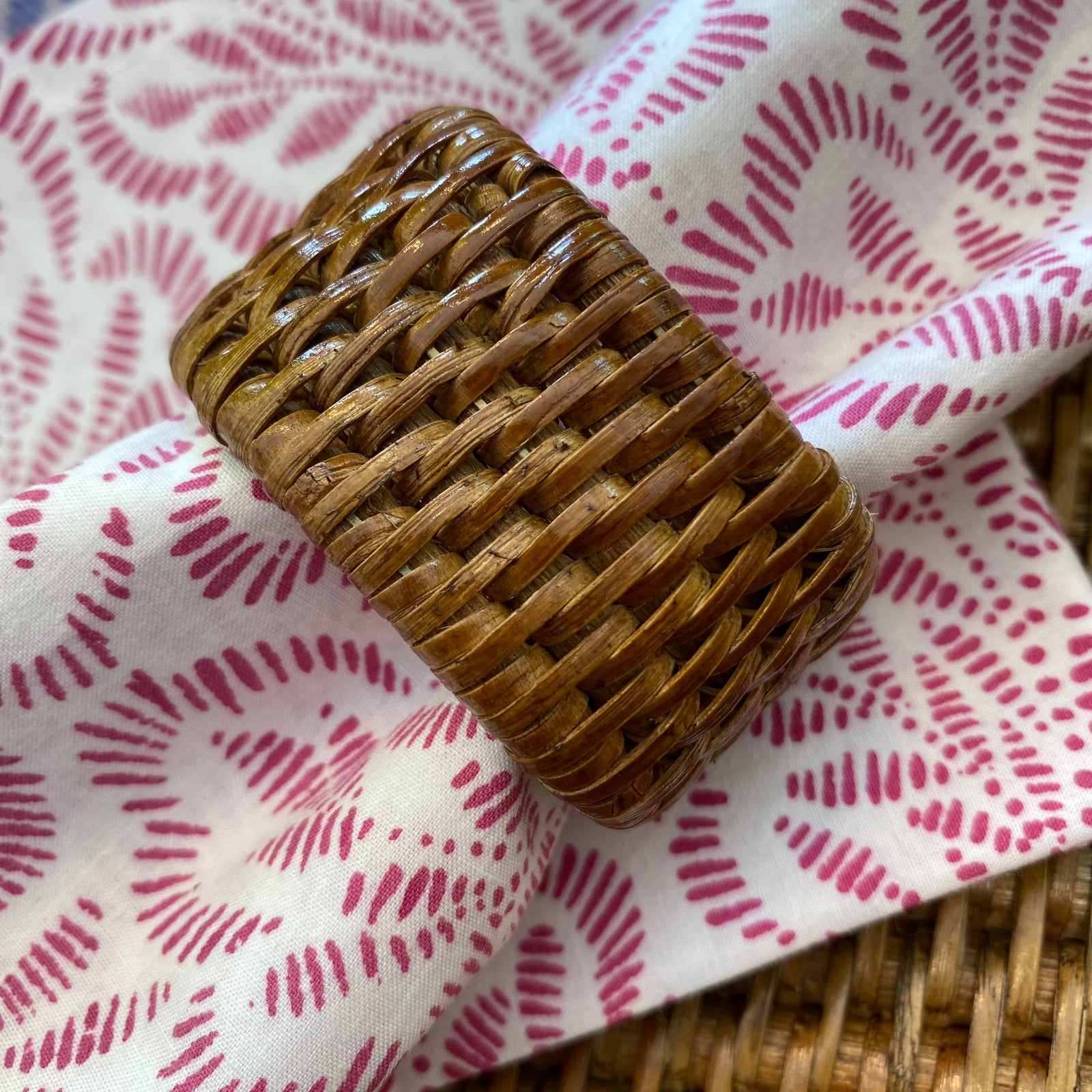 Caspari Rattan Napkin RIng Napkin Ring Caspari