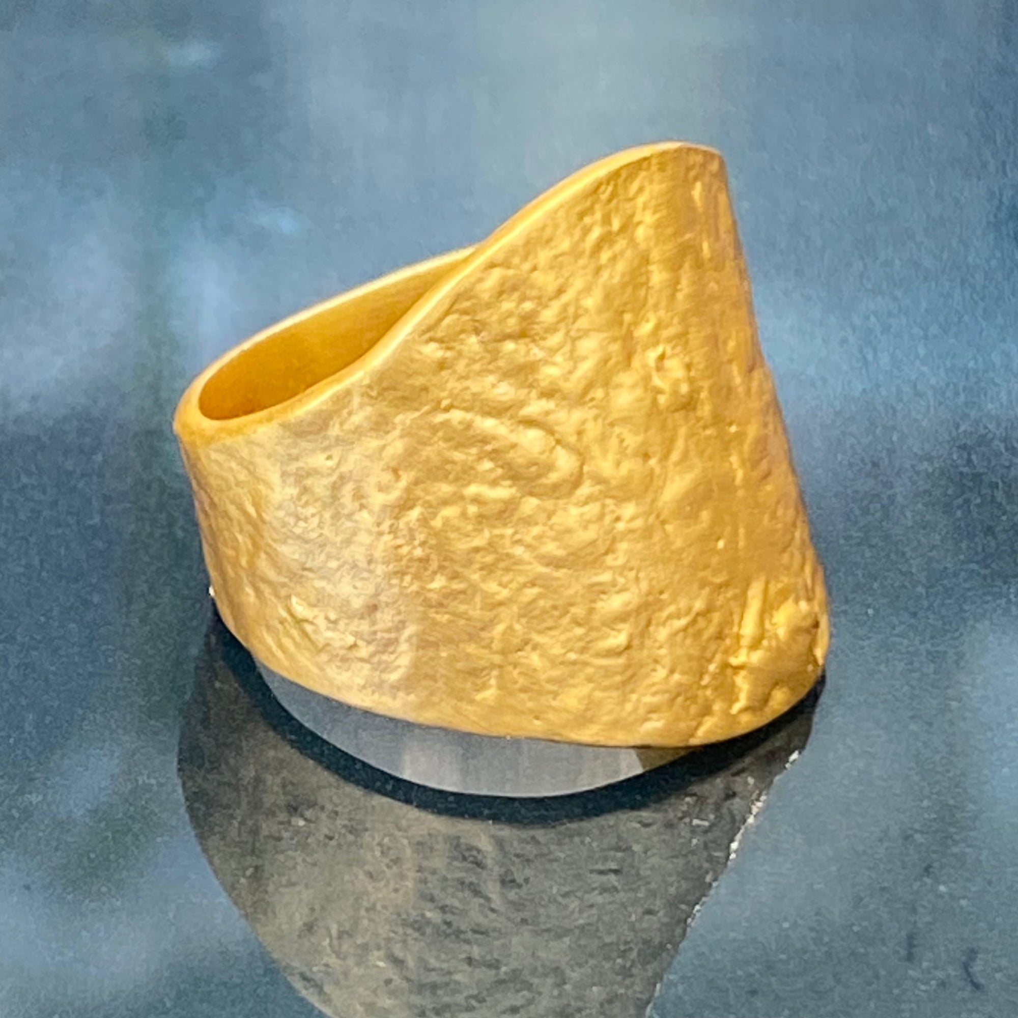 18ct Gold Vermeil Hammered Ring Ring Barnbury 