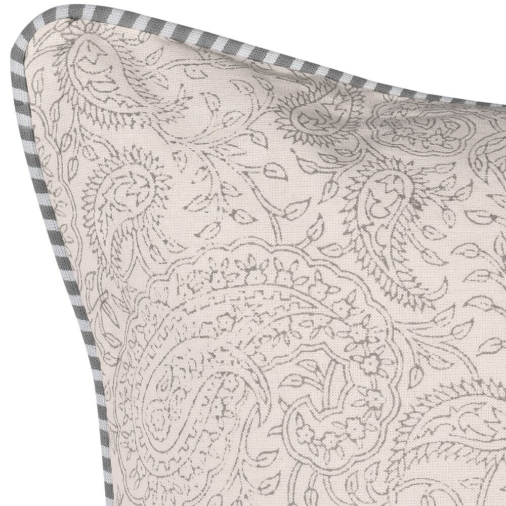 Guiting Cushion with feather pad - BARNBURY